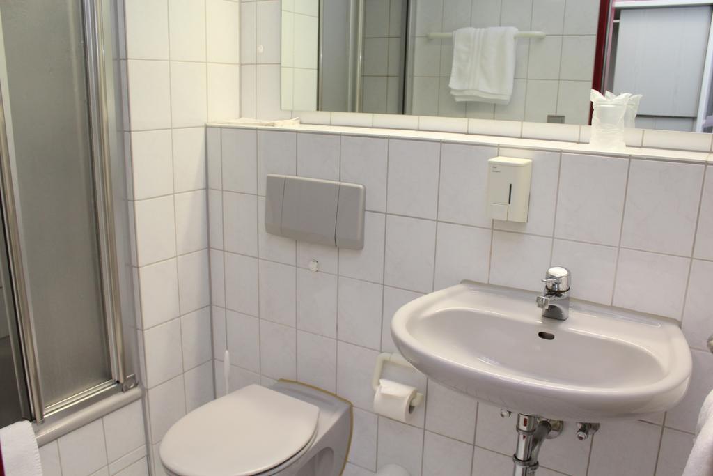 A.C. Hotel Hoferer Stuttgart Kamer foto