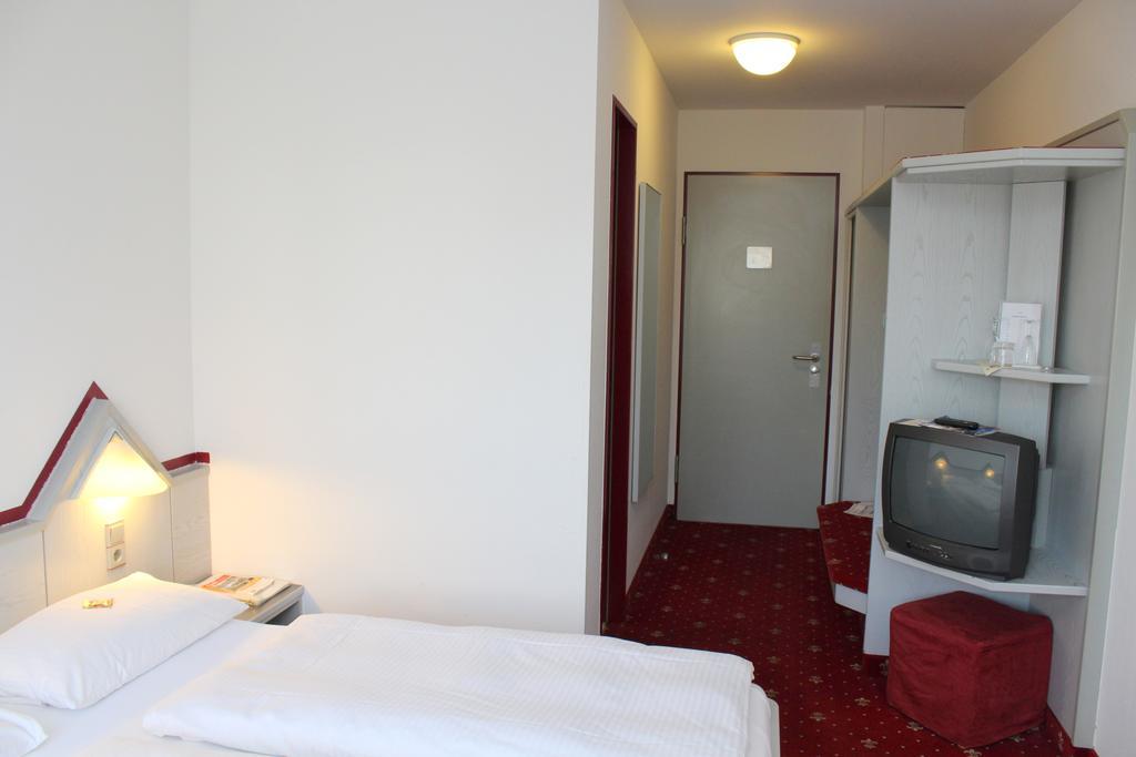 A.C. Hotel Hoferer Stuttgart Kamer foto